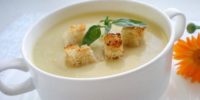 Кабачковый крем-суп с сухариками
