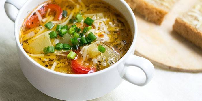 Вермишелевый суп с овощами
