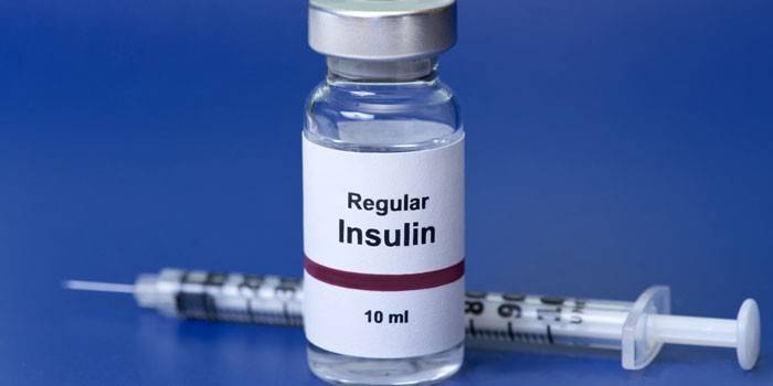 Препарат инсулин и шприц