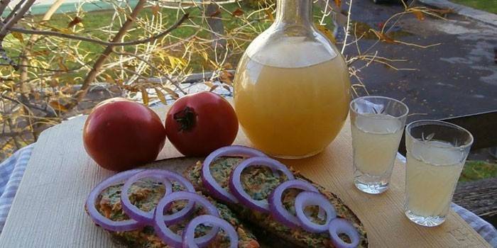 Настойка хреновуха