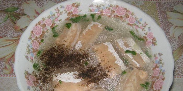 Рыбный суп с брюшками семги