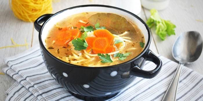 Суп с лапшой и ребрами