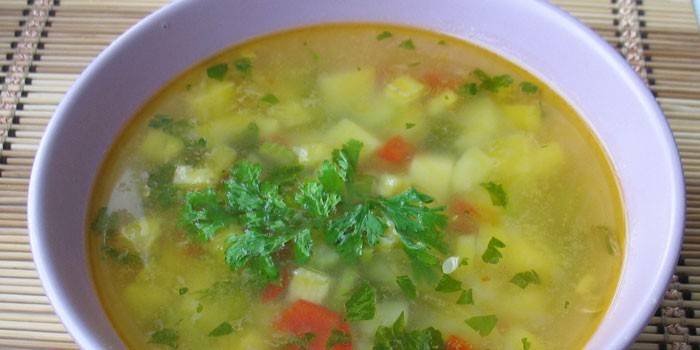 Суп на овощном бульоне с сельдереем