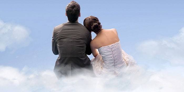 Мужчина и женщина в облаках