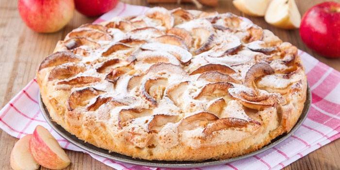 Пирог с яблоками на кефире 