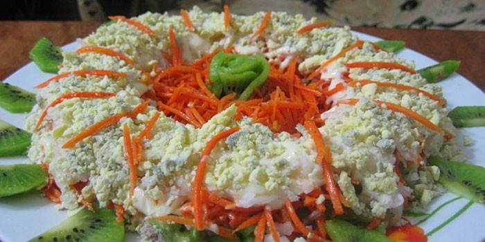 Салат с киви и корейской морковью Нежность