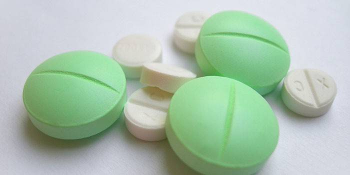 Зеленые и белые таблетки
