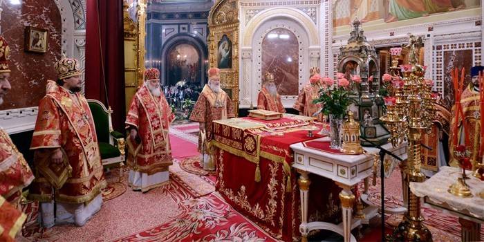 Пасхальная служба в храме