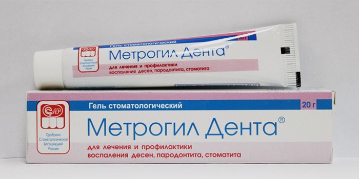 Препарат Метрогил Дента в упаковке