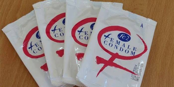 Женские презервативы в упаковке