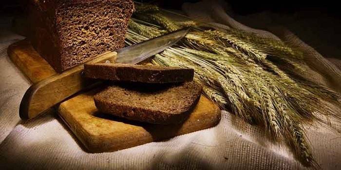 Домашний хлеб из ржаной муки на закваске