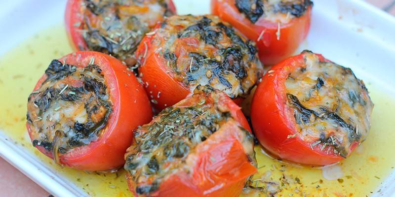 Со шпинатом с арахисовым соусом