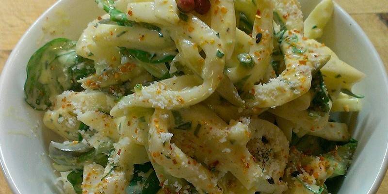 С маринованными огурцами