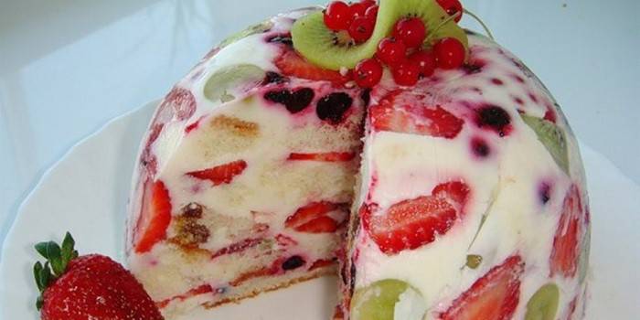 Мусовый торт с ягодами