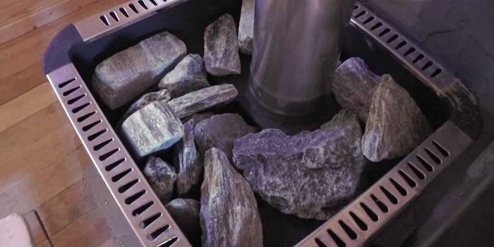 Камни разного размера в печи