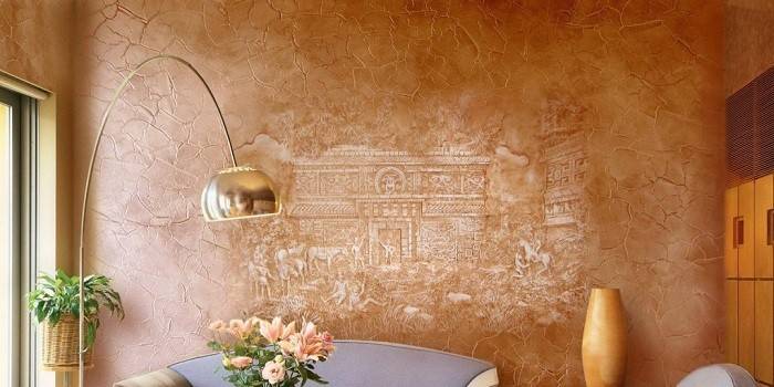 Декоративная штукатурка с эффектом шелка и фреска на стене