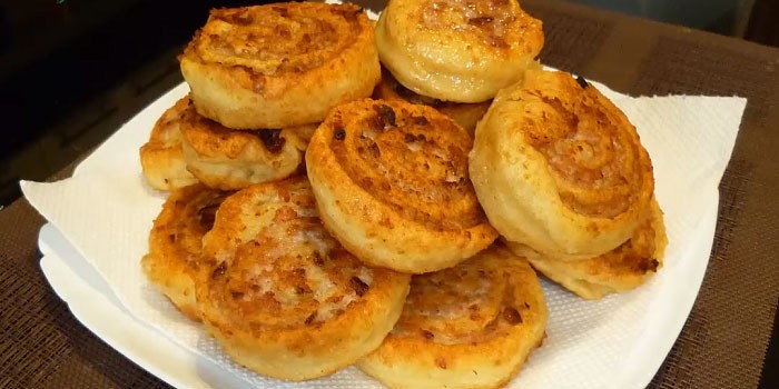 Из творожного теста с мясом