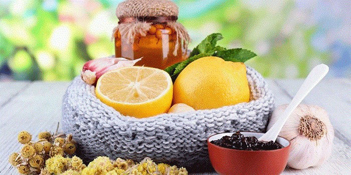 Лимоны, варенье, черника и чеснок