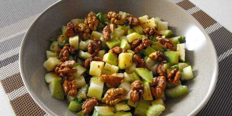 С грецкими орехами