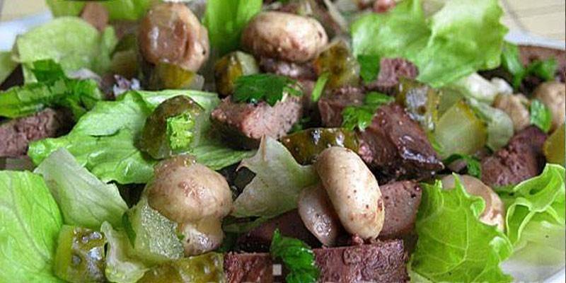 Закуска из куриной печени с грибами