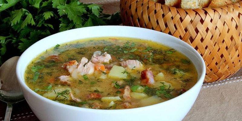 С горохом и подкопченной курицей