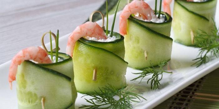 Канапе с маринованными креветками