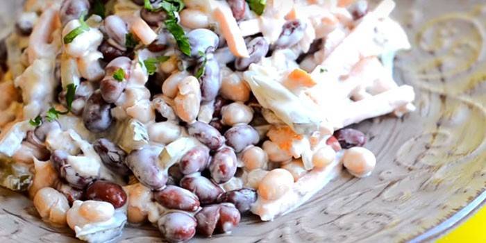 Салат с фасолью и сыром