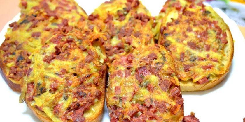 С колбасой