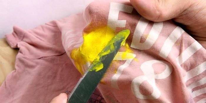 Как удалить пятна краски с одежды