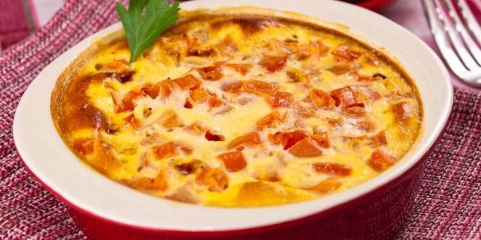 Омлет с ветчиной и сыром в духовке