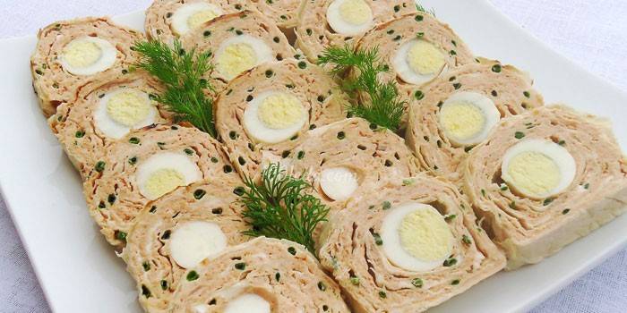 Порционные кусочки с перепелиными яйцами