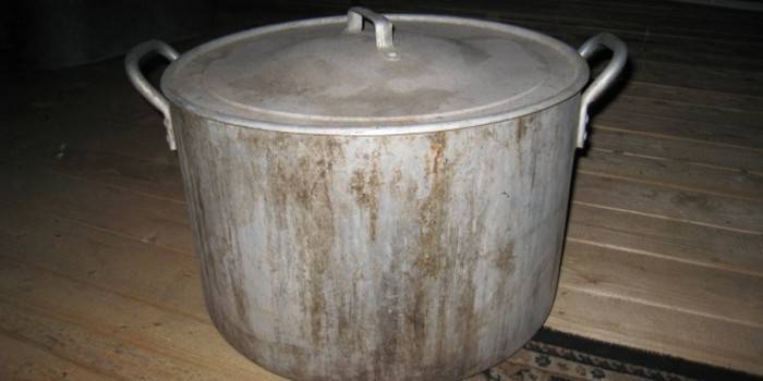 Алюминиевая кастрюля